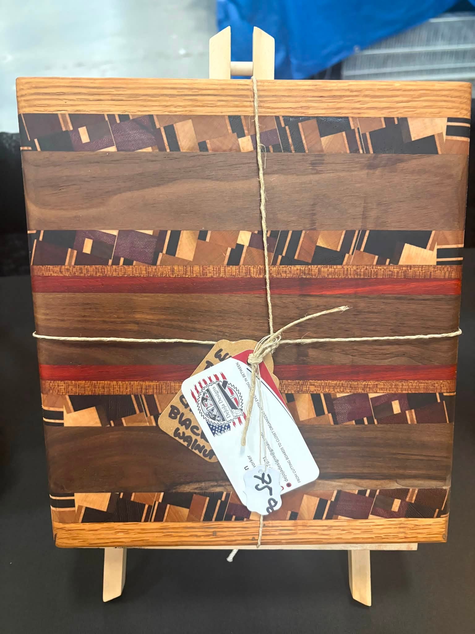 Tempor Mosaic Cutting Board
